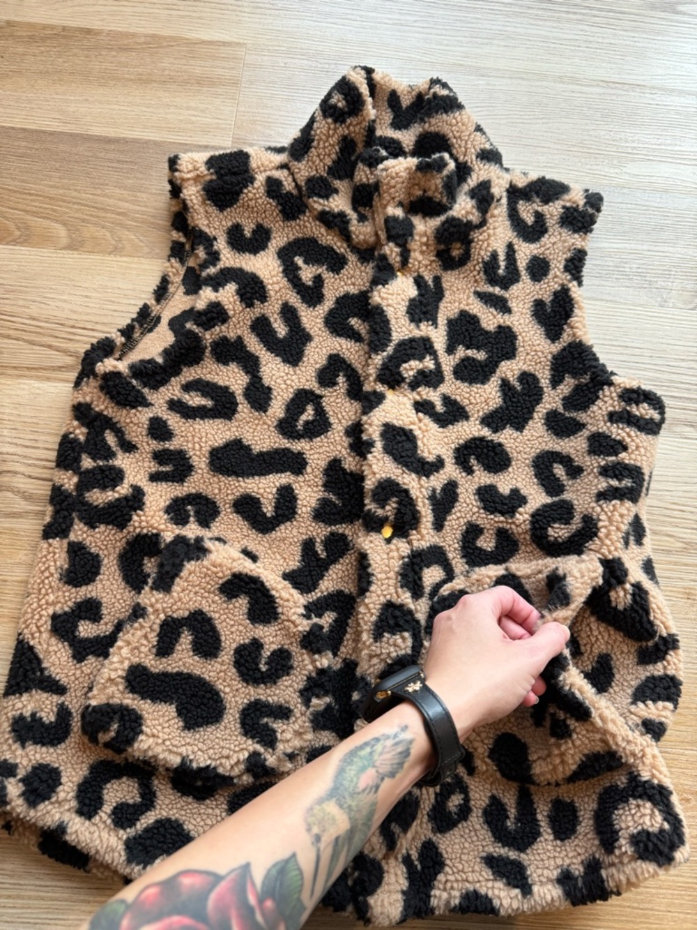Mud Pie Leopard Sherpa Vest in Tan and Black - Picture 6 of 7